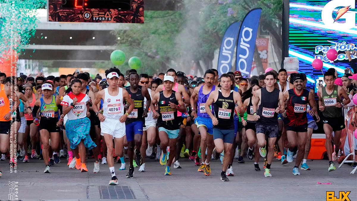 Más de 6,000 corredores desafían límites en el Medio Maratón Bajío 2024, mostrando una fuerza imparable