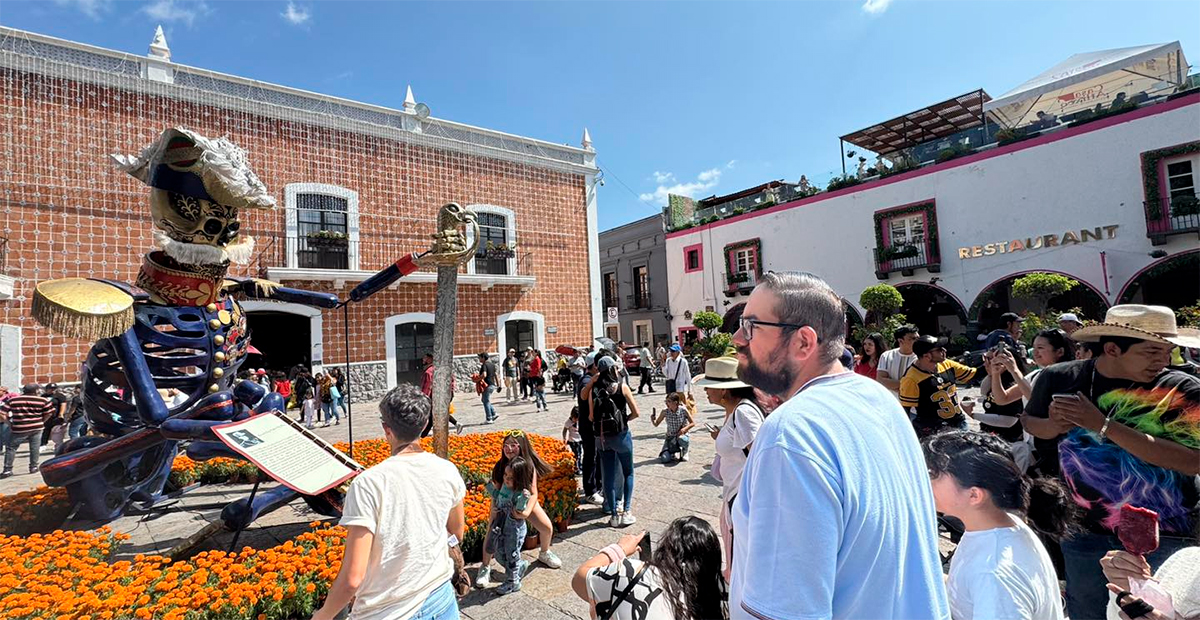 El Festival Valle de Catrinas 2024 ilumina Atlixco con gigantescas figuras y tradiciones del Día de Muertos