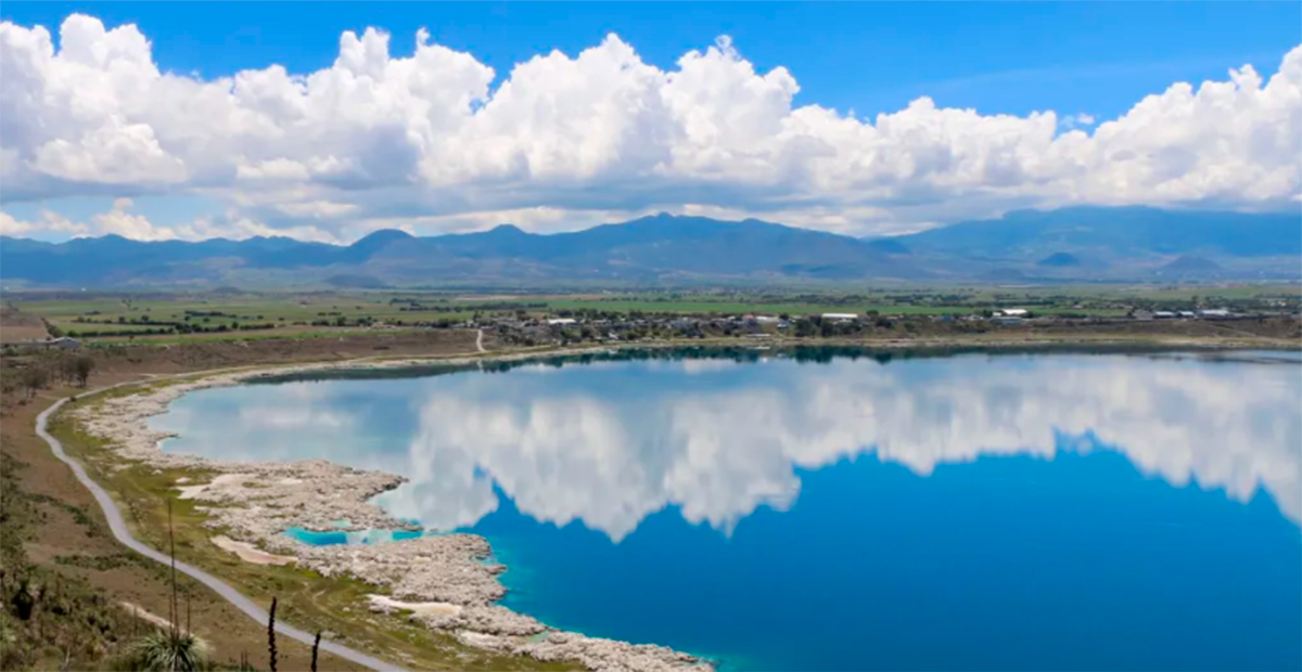 Laguna de Alchichica: Un cráter ancestral lleno de misterio, ciencia y leyenda