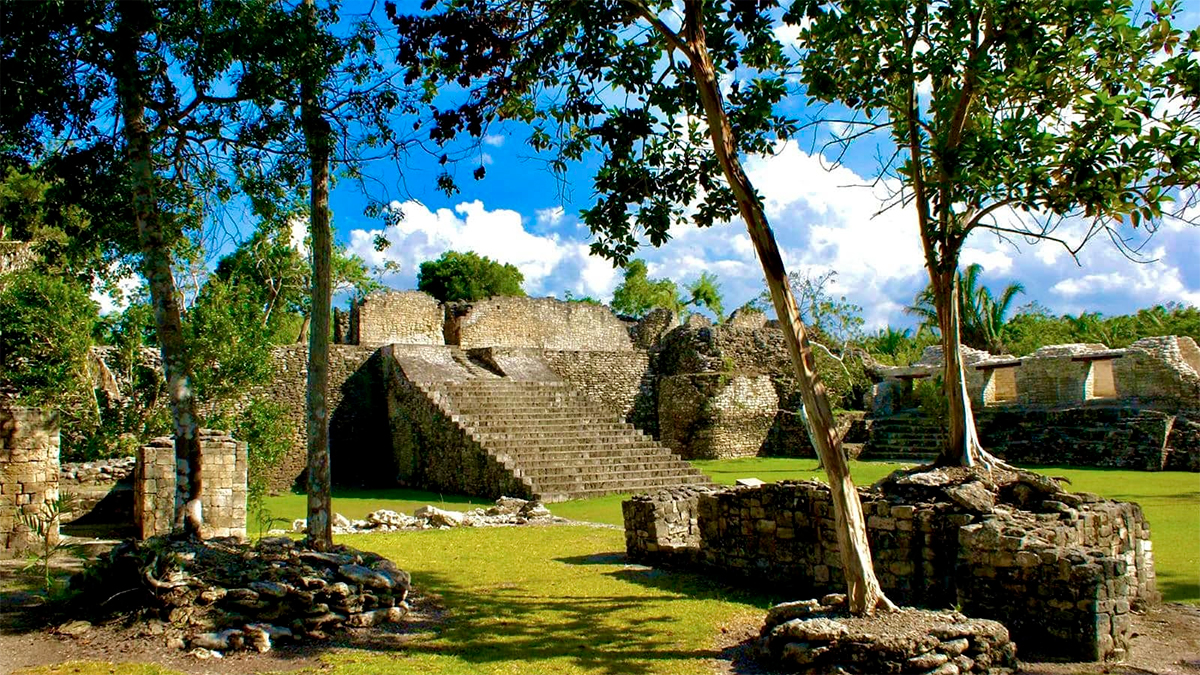 Kohunlich: El Misterio Maya que Susurra en la Selva de Quintana Roo
