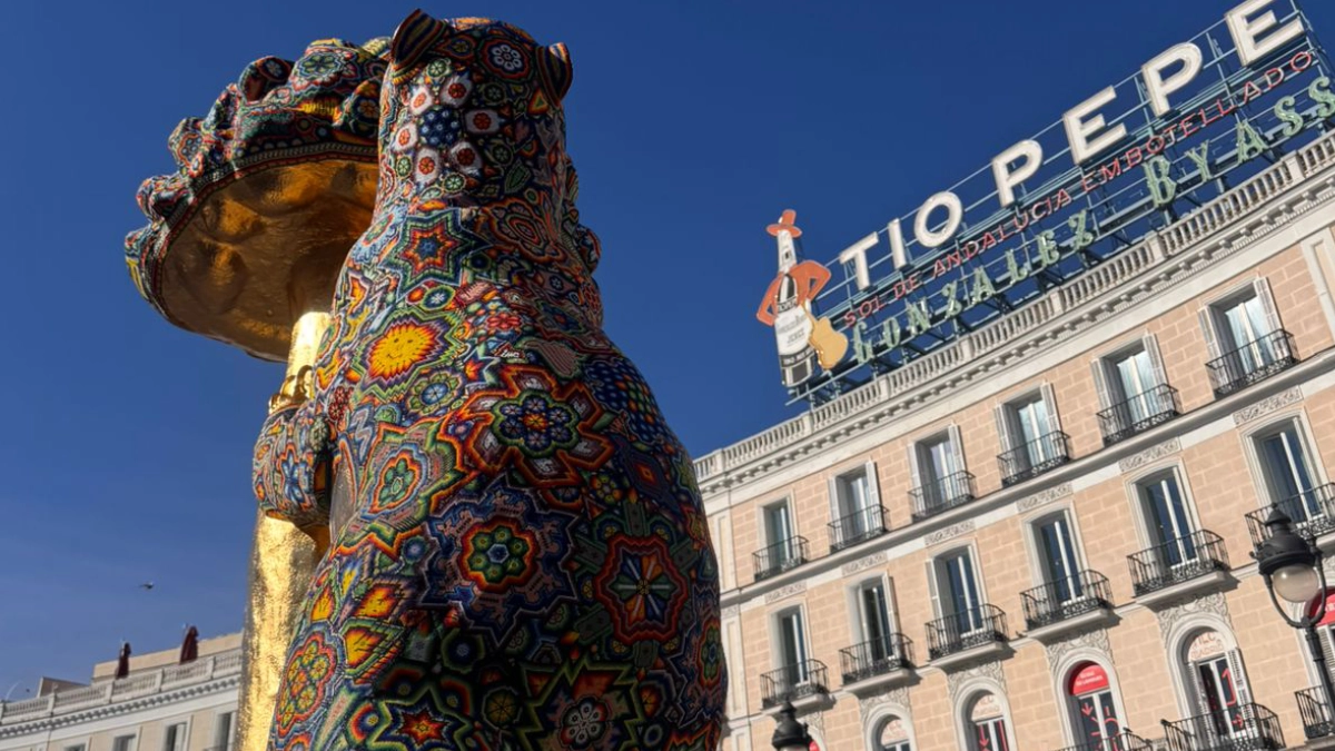 Arte wixárika dialoga con Madrid en la Puerta del Sol con intervención del Oso y el Madroño
