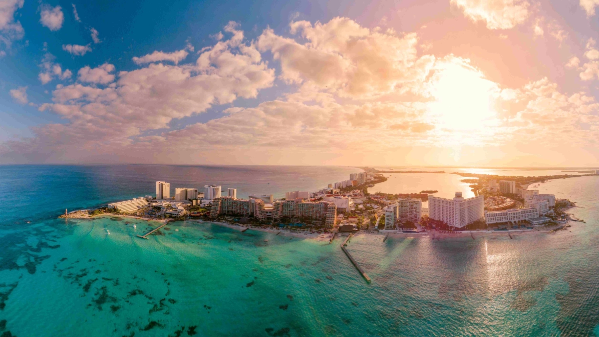 Cancún celebra 56 años como ícono del turismo internacional