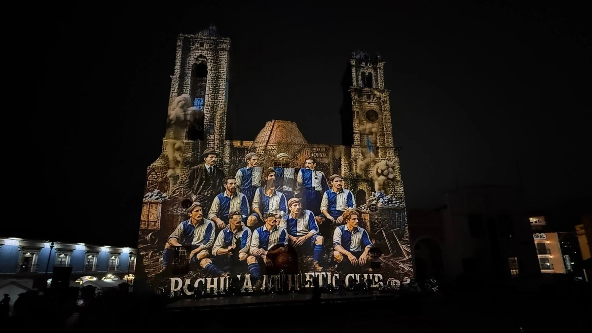Real del Monte ilumina su historia con videomapping que fusiona minería, cultura y pasión futbolera